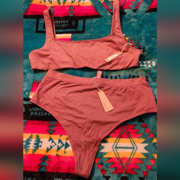 Brand New Skims Bralette & Thong Set - Picture 1 of 4